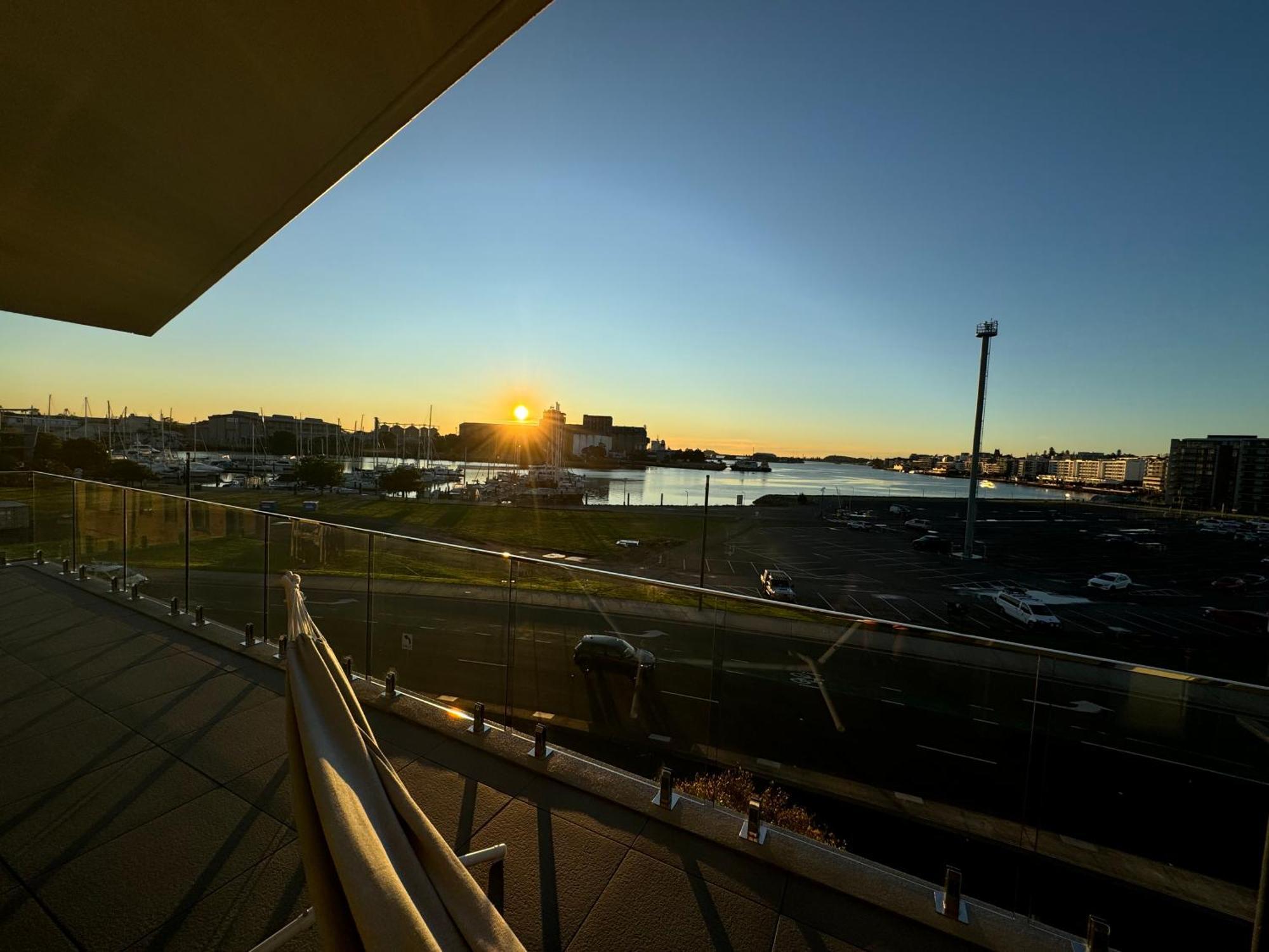 Harbour Towers, Newcastle'S Elite Apartment Stays, Free Parking & Tram Access Exterior foto